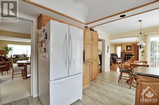 Photo 9: 745 HAUTEVIEW CRESCENT in Ottawa: House for sale : MLS®# 1377774