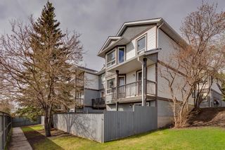Main Photo: 2004 Signal Hill Green SW in Calgary: Signal Hill Row/Townhouse for sale : MLS®# A2129856