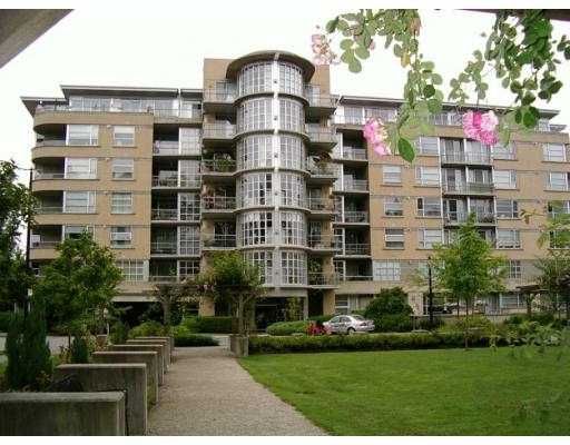 Main Photo: 201 2655 CRANBERRY Drive in Vancouver: Kitsilano Condo for sale in "NEW YORKER" (Vancouver West)  : MLS®# V690804