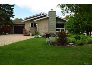 Photo 1: 27 Lake Albrin Bay in Winnipeg: Waverley Heights Residential for sale (1L)  : MLS®# 1706470