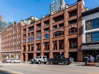 Photo 1: 5-2 550 BEATTY Street in Vancouver: Downtown VW Condo for sale in "550 Beatty" (Vancouver West)  : MLS®# R2574824