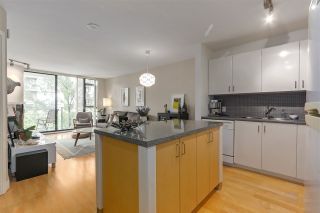 Photo 7: 405 175 W 1ST Street in North Vancouver: Lower Lonsdale Condo for sale in "The TIME Building" : MLS®# R2283480