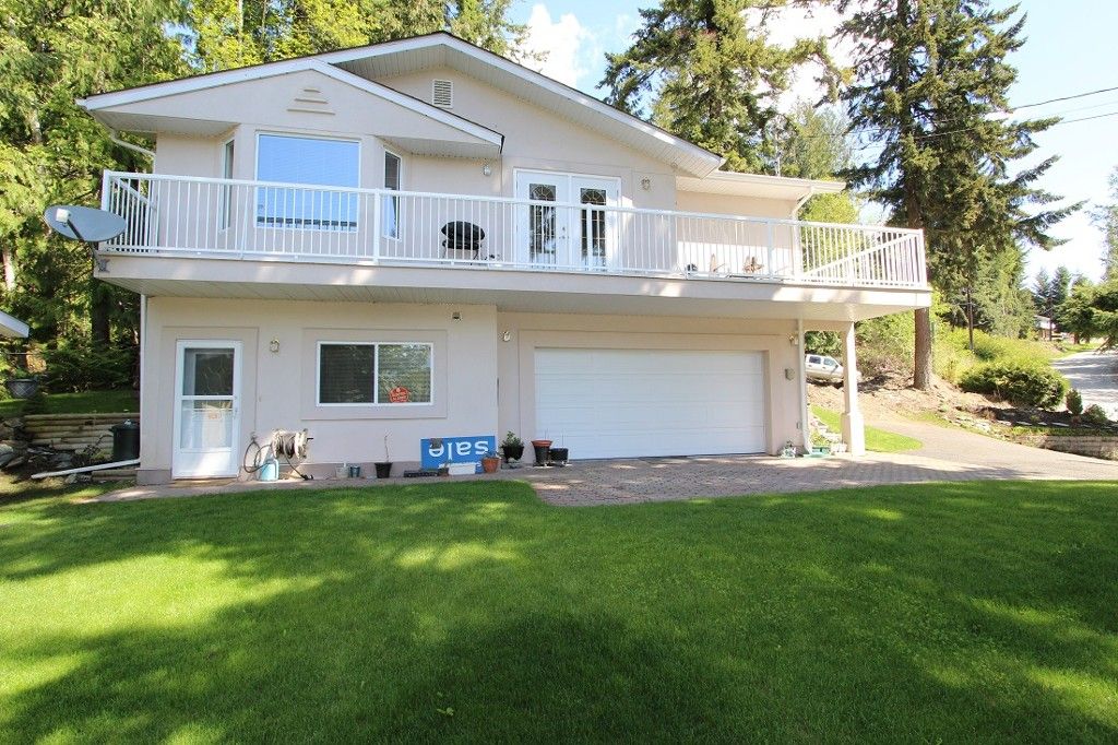 Main Photo: 7685 Golf Course Road in Anglemont: North Shuswap House for sale (Shuswap)  : MLS®# 10110438