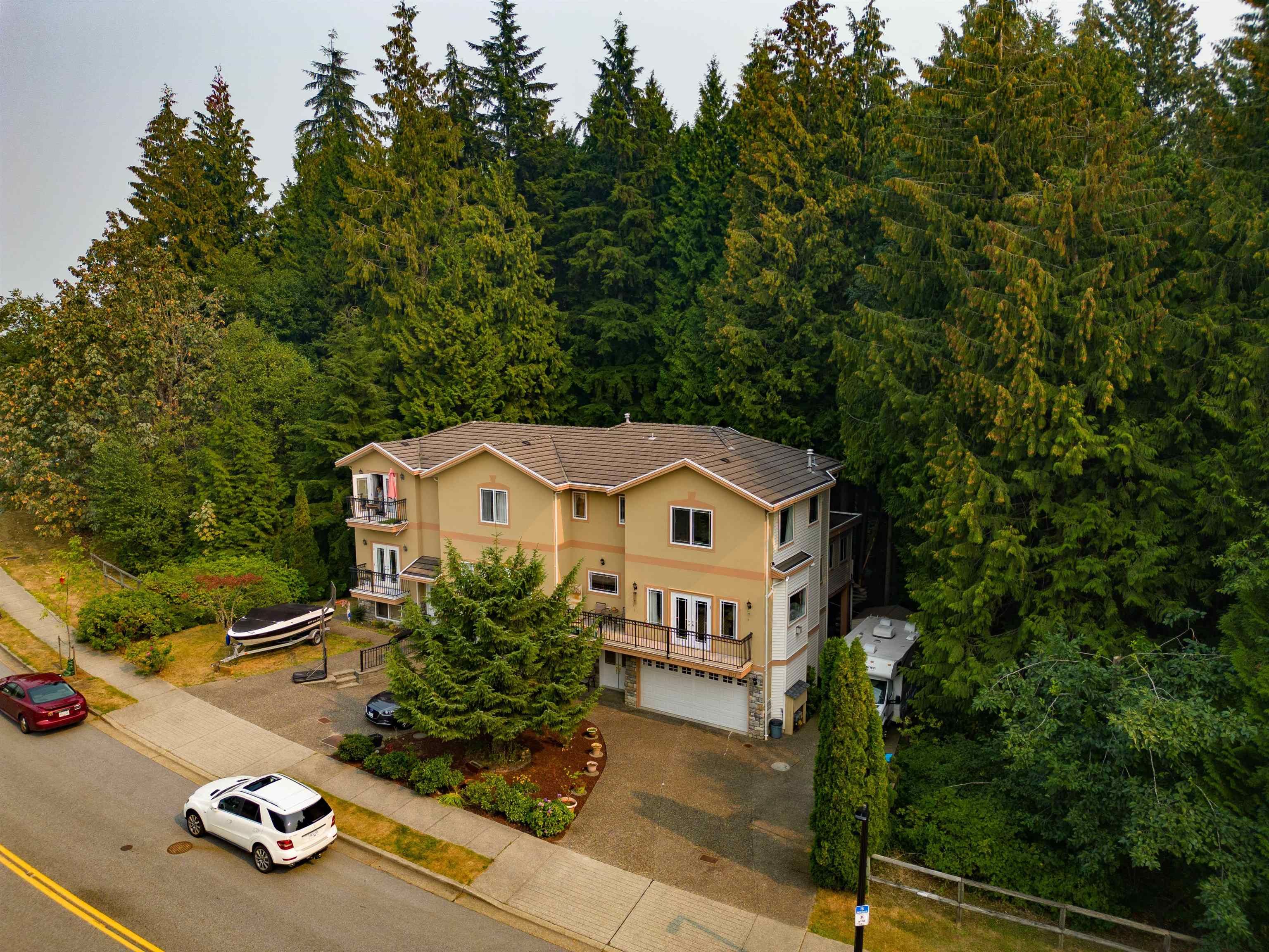 Main Photo: 2251 PARKWAY Boulevard in Coquitlam: Westwood Plateau 1/2 Duplex for sale : MLS®# R2723827