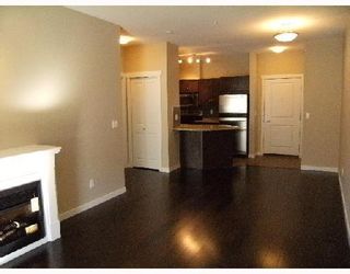 Photo 1: 204 2336 WHYTE Avenue in Port_Coquitlam: Central Pt Coquitlam Condo for sale in "THE CENTREPOINTE" (Port Coquitlam)  : MLS®# V725122