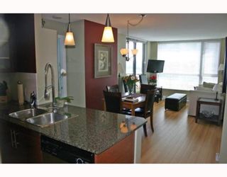 Photo 4: 1006 833 AGNES Street in New_Westminster: Downtown NW Condo for sale in "THE NEWS" (New Westminster)  : MLS®# V759639