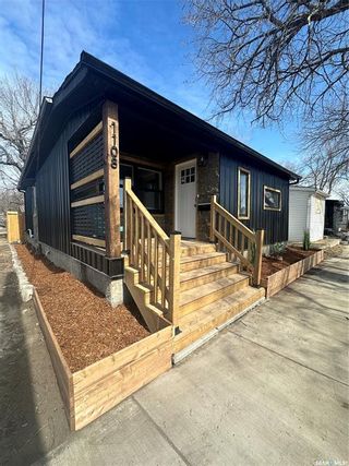 Photo 4: 1108 19th Street West in Saskatoon: Riversdale Residential for sale : MLS®# SK966078