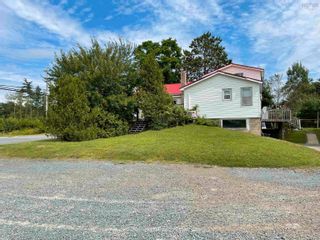 Photo 2: 393 St. Phillips Street in Bridgewater: 405-Lunenburg County Residential for sale (South Shore)  : MLS®# 202402460