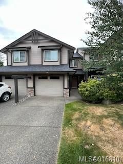 Main Photo: 107 4699 Muir Rd in Courtenay: CV Courtenay East Row/Townhouse for sale (Comox Valley)  : MLS®# 916810