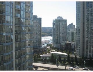 Photo 3: 2002 928 BEATTY Street in Vancouver: Downtown VW Condo for sale in "THE MAX I" (Vancouver West)  : MLS®# V669854