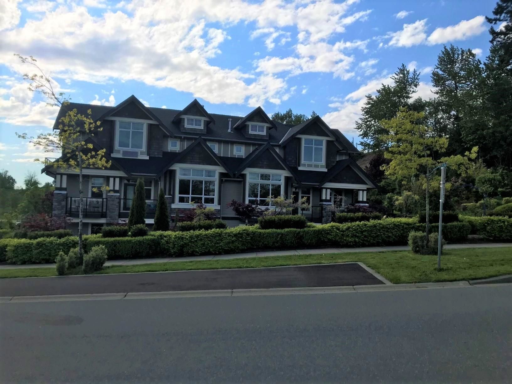 Main Photo: 2379 CHARDONNAY Lane in Abbotsford: Aberdeen Business for sale in "Brookside Inn Boutique Hotel" : MLS®# C8051739
