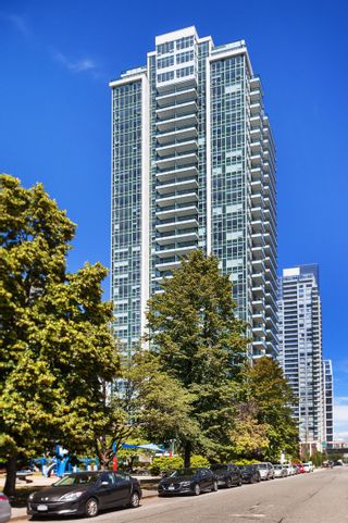 Photo 2: 2301 6463 SILVER Avenue in Burnaby: Metrotown Condo for sale in "MAYWOOD ON THE PARK" (Burnaby South)  : MLS®# R2779878