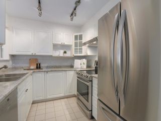 Photo 10: 312 789 W 16TH Avenue in Vancouver: Fairview VW Condo for sale in "SIXTEEN WILLOWS" (Vancouver West)  : MLS®# R2368634