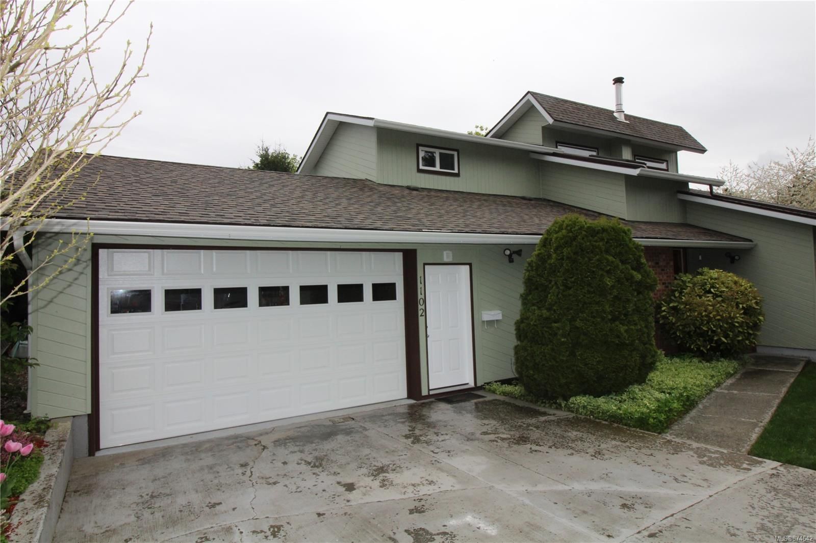 Main Photo: 1102 17th St in Courtenay: CV Courtenay City House for sale (Comox Valley)  : MLS®# 874642
