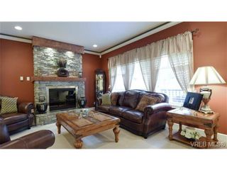 Photo 4: 2102 Nicklaus Dr in VICTORIA: La Bear Mountain House for sale (Langford)  : MLS®# 725204