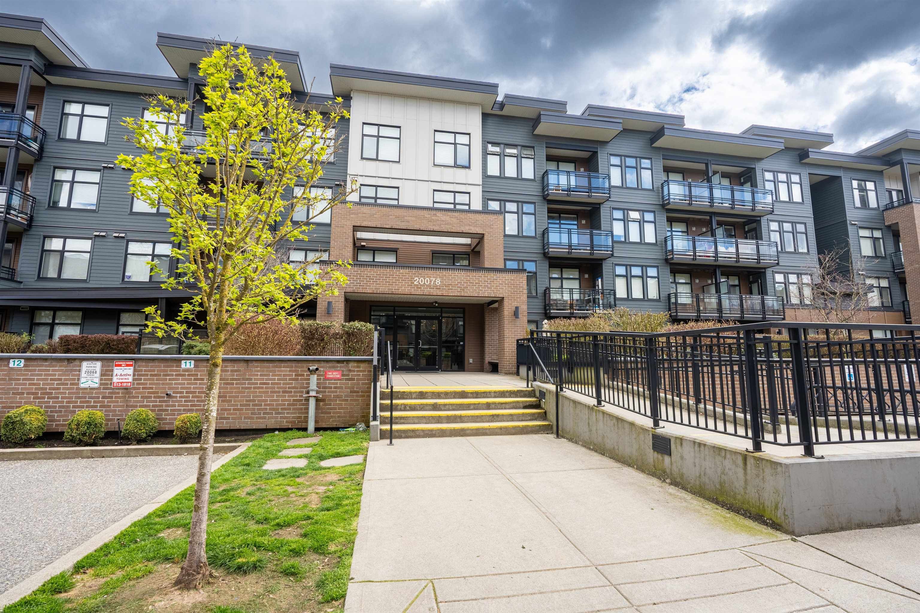 Main Photo: 116 20078 FRASER Highway in Langley: Langley City Condo for sale in "The Varsity" : MLS®# R2671557