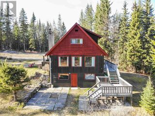 Photo 1: 2255 HEATON ROAD in Quesnel: House for sale : MLS®# R2873070