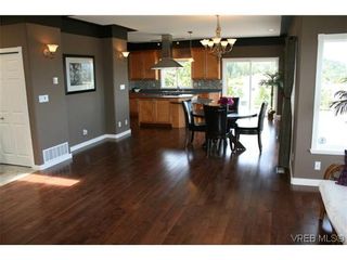 Photo 2: 507 Outlook Pl in VICTORIA: Co Triangle House for sale (Colwood)  : MLS®# 607233