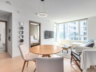 Photo 8: 1605 68 SMITHE Street in Vancouver: Downtown VW Condo for sale in "ONE PACIFIC" (Vancouver West)  : MLS®# R2789965