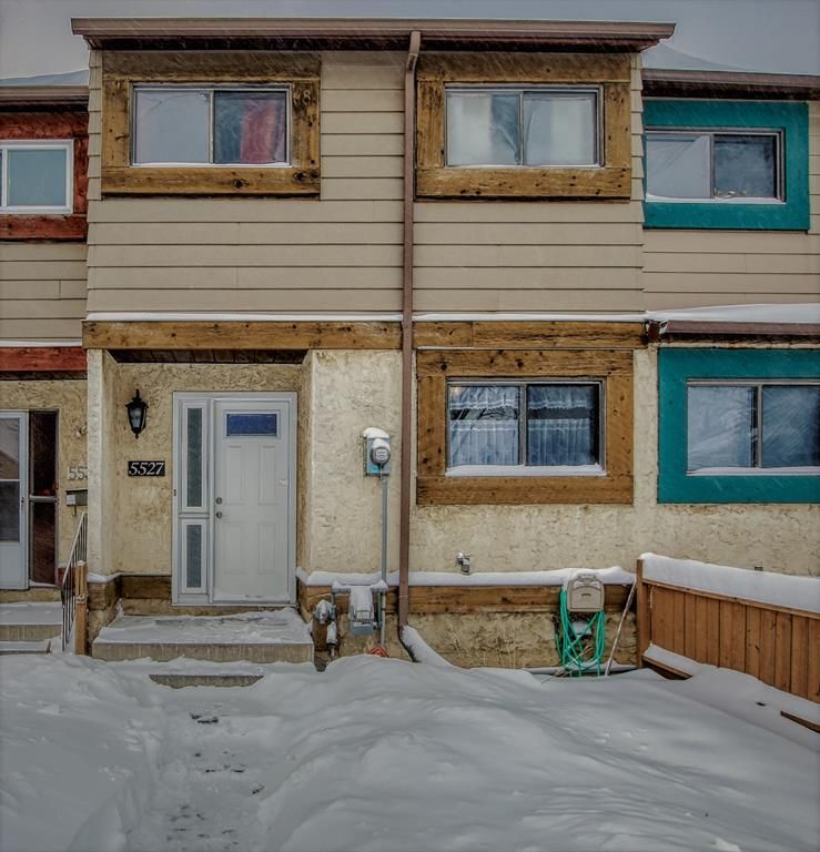 Main Photo: 5527 1 Avenue SE in Calgary: Penbrooke Meadows Row/Townhouse for sale : MLS®# A2025392