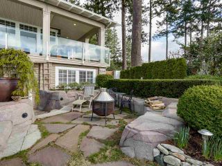 Photo 2: 14213 MARINE Drive: White Rock House for sale (South Surrey White Rock)  : MLS®# R2045609