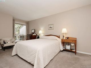 Photo 12: 10 928 Bearwood Lane in VICTORIA: SE Broadmead Row/Townhouse for sale (Saanich East)  : MLS®# 785859