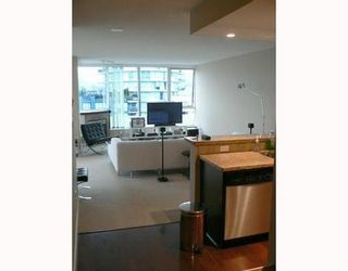 Photo 2: 504 1483 7TH Ave in Vancouver West: Fairview VW Residential for sale ()  : MLS®# V684332