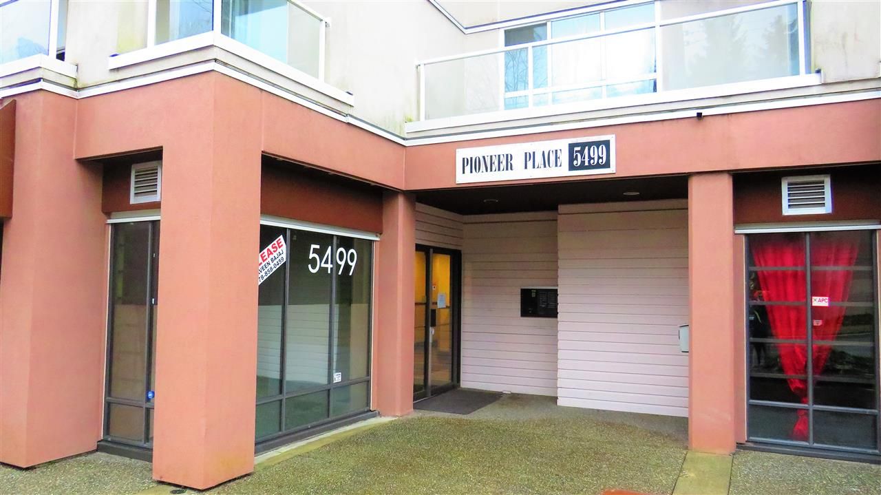 Main Photo: 307 5499 203 Street in Langley: Langley City Condo for sale : MLS®# R2228435