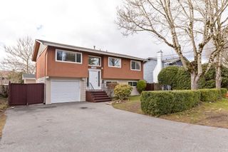 Photo 2: 5865 179 Street in Surrey: Cloverdale BC House for sale (Cloverdale)  : MLS®# R2875743