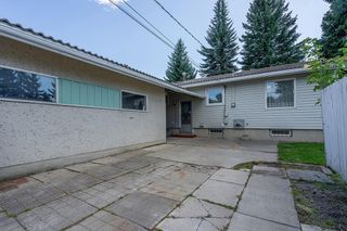 Photo 13: 5340 LA SALLE Crescent SW in Calgary: Lakeview Detached for sale : MLS®# C4266612