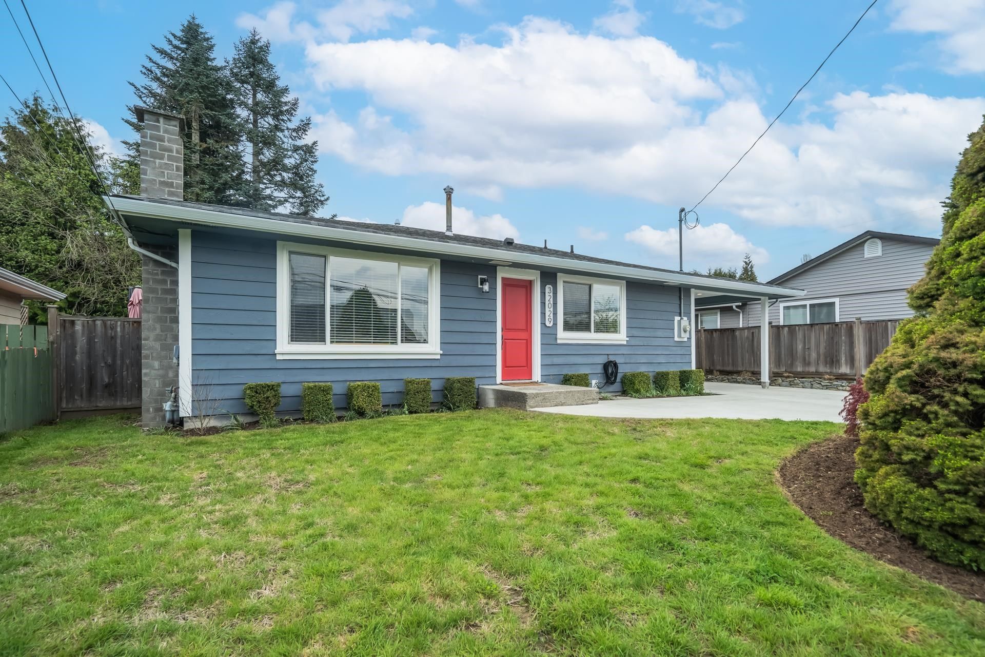 Main Photo: 32029 7TH Avenue in Mission: Mission-West House for sale : MLS®# R2773213