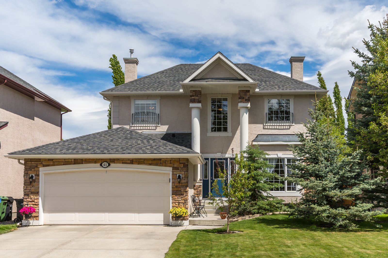 Such opportunities are uncommon in Calgary's Discovery Ridge: check out this upcoming property!