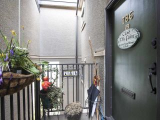Photo 2: 786 MILLBANK in Vancouver: False Creek Townhouse for sale in "CREEK VILLAGE" (Vancouver West)  : MLS®# R2043853