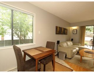 Photo 4: 2 137 E 5TH Street in North_Vancouver: Lower Lonsdale Condo for sale (North Vancouver)  : MLS®# V780710