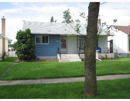 Main Photo: 708 MCADAM Avenue in WINNIPEG: West Kildonan / Garden City Single Family Detached for sale (North West Winnipeg)  : MLS®# 2711404