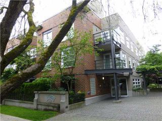 Photo 1: 303 2181 W 12TH Avenue in Vancouver: Kitsilano Condo for sale in "THE CARLINGS" (Vancouver West)  : MLS®# V1072129