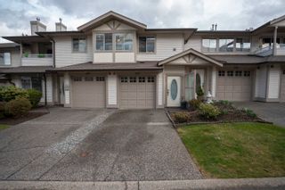 Photo 1: 280 20391 96 Avenue in Langley: Walnut Grove Townhouse for sale in "Chelsea Green" : MLS®# R2760435