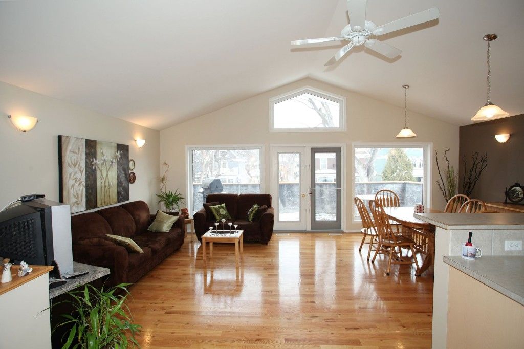 Photo 10: Photos: 48 Dundurn Place in Winnipeg: Single Family Detached for sale : MLS®# 1305260