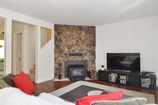 Photo 4: 42 3190 TAHSIS Avenue in Coquitlam: New Horizons Townhouse for sale in "New Horizons Estates" : MLS®# R2262237