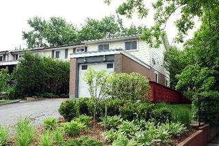 Photo 1: 1 140 Ripley Court in Oakville: College Park House (2-Storey) for sale : MLS®# W2942554