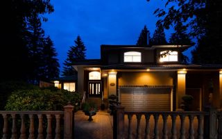 Photo 3: 671 ROBINSON Street in Coquitlam: Coquitlam West House for sale in "COTTONWOOD ESTATE" : MLS®# R2290887
