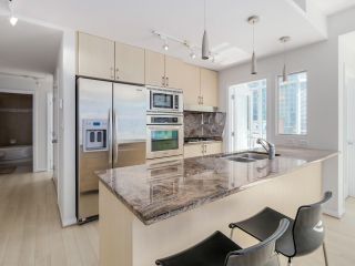 Photo 6: 803 1211 MELVILLE Street in Vancouver: Coal Harbour Condo for sale in "The Ritz" (Vancouver West)  : MLS®# R2084525