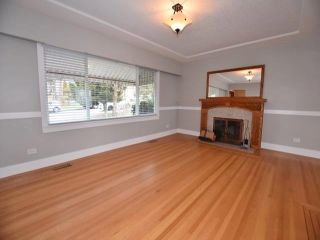 Photo 2: 905 KENT Street in New Westminster: The Heights NW House for sale : MLS®# R2721332
