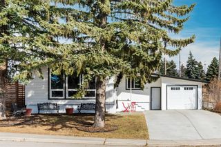Photo 1:  in Calgary: Collingwood Detached for sale : MLS®# A1202022