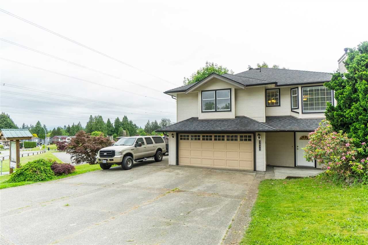 Main Photo: 4698 198C Street in Langley: Langley City House for sale : MLS®# R2463222