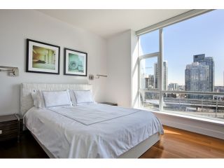 Photo 6: 1004 1455 HOWE Street in Vancouver: Yaletown Condo for sale in "POMARIA" (Vancouver West)  : MLS®# V939009