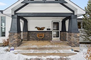Photo 2: 27 Clarendon Road NW in Calgary: Collingwood Detached for sale : MLS®# A2106475
