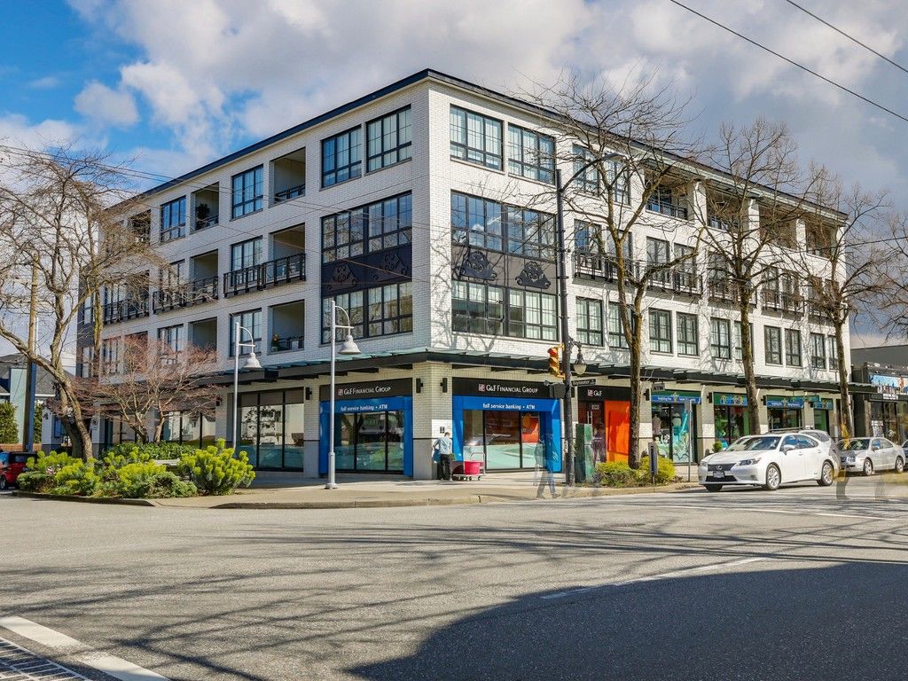 Main Photo: PH3 2468 Bayswater in Vancouver: Condo for sale