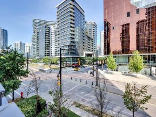 Photo 11: 305 33 SMITHE Street in Vancouver: Yaletown Condo for sale in "COOPER'S LOOKOUT" (Vancouver West)  : MLS®# R2857417
