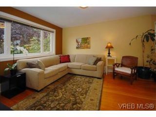 Photo 2: 1044 Redfern St in VICTORIA: Vi Fairfield East House for sale (Victoria)  : MLS®# 518219